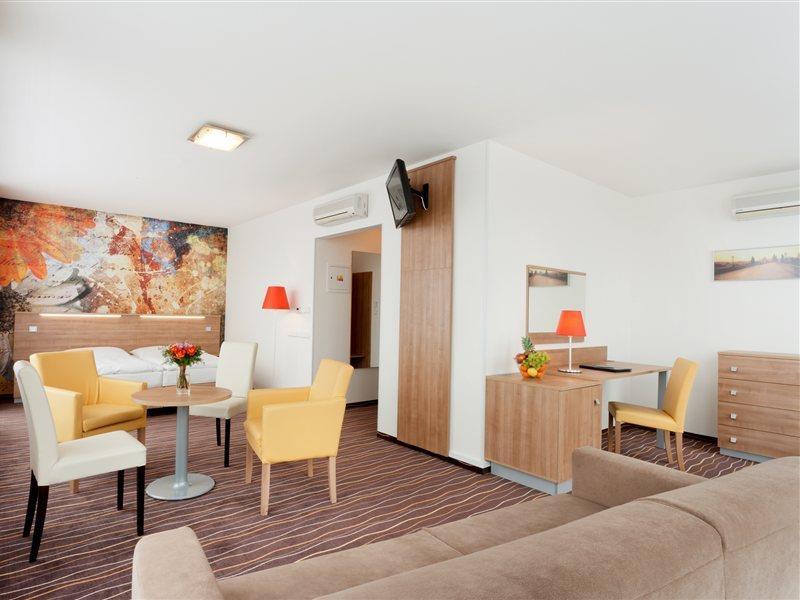 Akcent Hotell 3*
